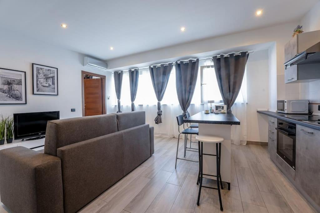 Appartamento Borgo Antico Paruzzaro Eksteriør billede